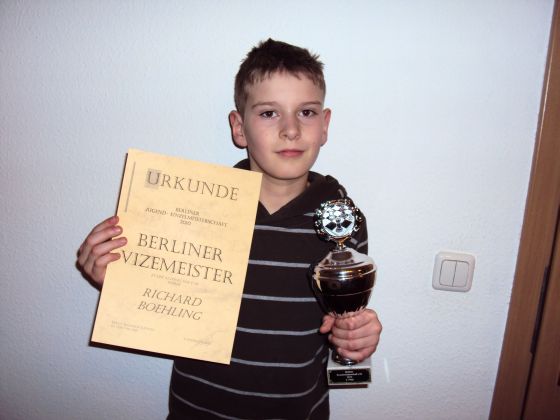 Richard wird Berliner Vize-Meister mit 6½ aus 9 beim Finale der BJEM 2010 (U10).