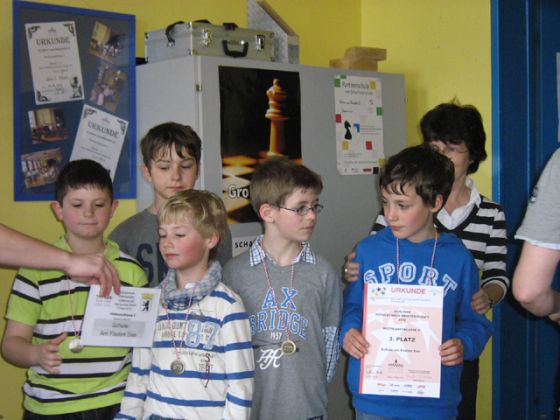 27. März 2012: Die Schule Am Faulen See mit Moritz B., Justin-Mario, Gregory, Pascal und Vincent wird ebenfalls Dritter in der Wettkampfklasse V.