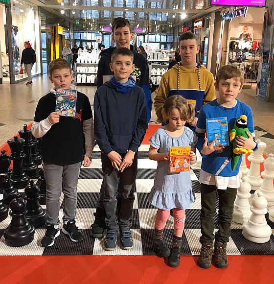 07. März 2020: Timo gewinnt bei Faszination Schach 2020 im Linden-Center das Kinderschach-Cup U14-Schnellturnier.