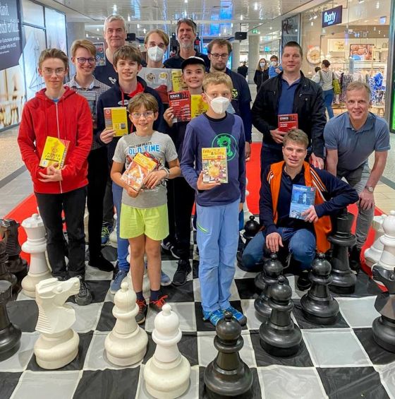 14. Mai 2022: Florian gewinnt bei der Faszination Schach 2022 im Linden-Center das Blitz-Masters-Finale mit 9½ aus 11.