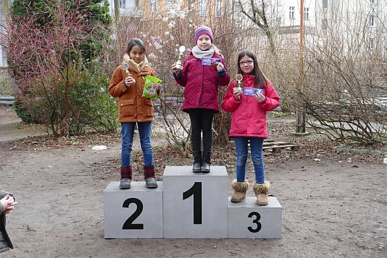 03./04. Februar 2018: Adel gewinnt mit 5 aus 7 die Mädchenwertung beim Kinderwinteropen 2018 im Andreas-Gymnasium