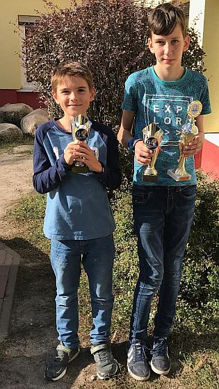 Timo und Christian mit den Pokalen vom S5 Region-Cup