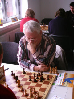 Der 3.-Platzierte in der Seniorenwertung Arkadi Kroutikov (SG Lasker Steglitz-Wilmersdorf) mit 4½ Punkten