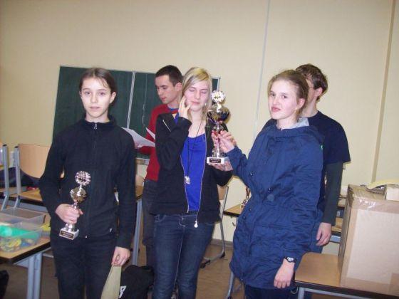 16. bis 18. März 2012: Elisabeth wird Zweite und Hanna wird Fünfte mit je 3½ aus 5 bei der BJEM 2012 (U14w-U18w). Elisabeth und Hanna gingen somit in den Stichkampf um den Titel der Berliner Meisterin U14w, den Elisabeth gegen Hanna mit 2:0 im Schnellschach gewann.