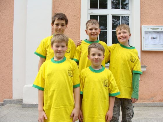 Unsere Jungs bei der DSSM 2009 (Wertungsklasse Grundschule) in Dittrichshütte (Thüringen) sind zuversichtlich vor dem Turnier.