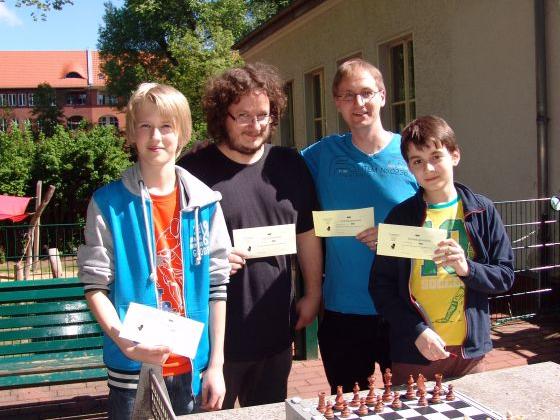 09. Mai 2013: ChWe gewinnt das Himmelfahrtsschach-Mannschaftsblitzturnier 2013 der SG Weißensee 49.